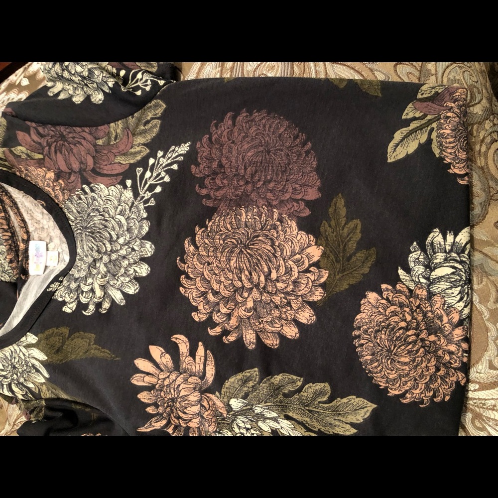 Lularoe - Picture 6 of 7